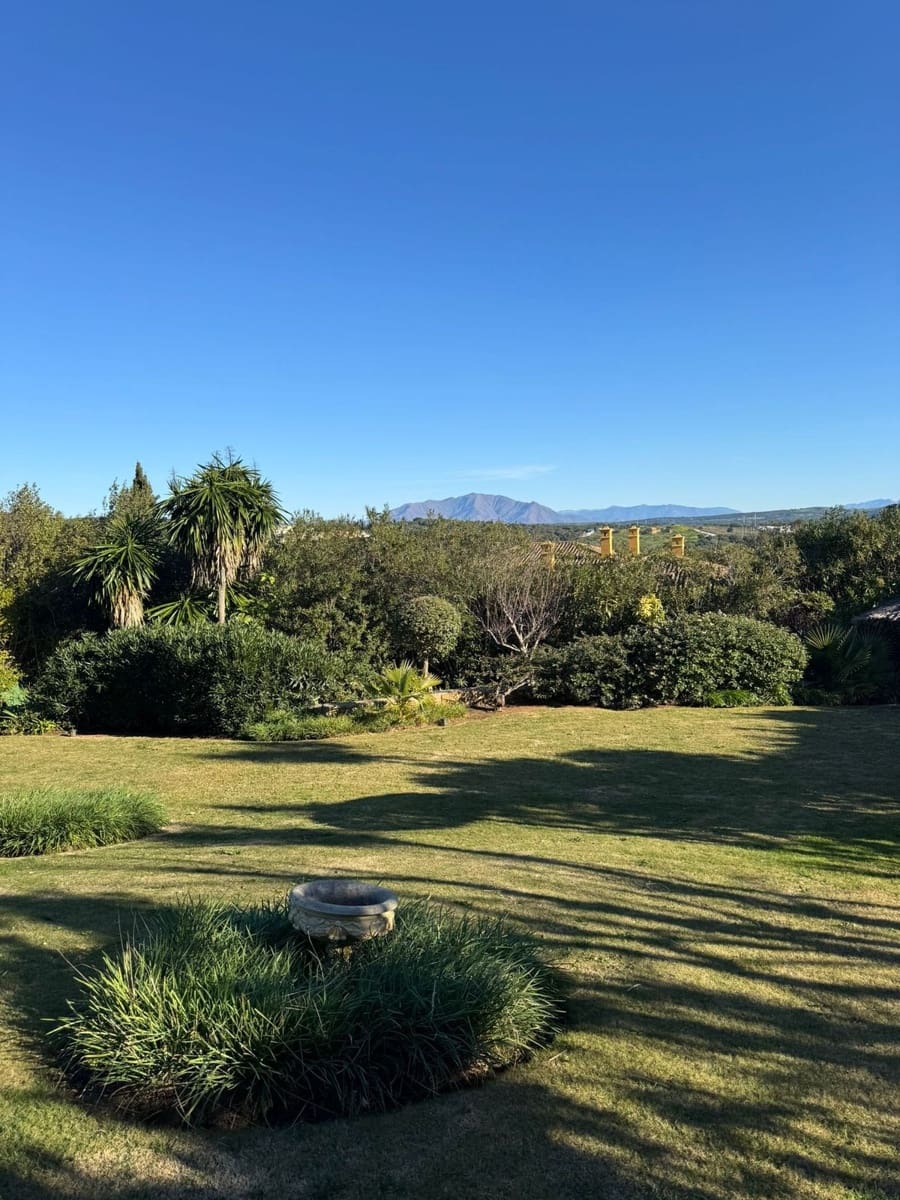 6 bedroom Villa for sale in Sotogrande - € 2,250,000 (Ref: 8742767)