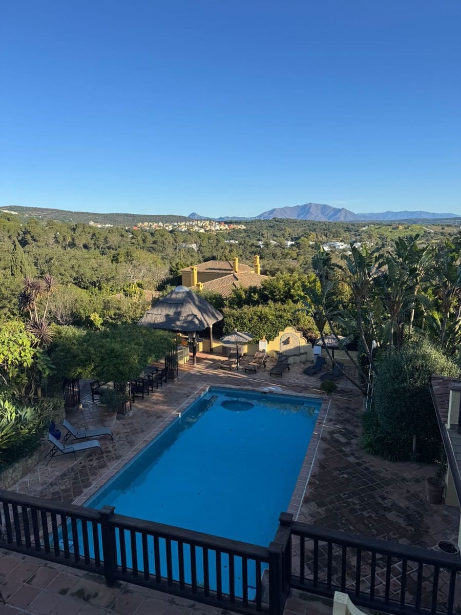 6 bedroom Villa for sale in Sotogrande - € 2,250,000 (Ref: 8742767)