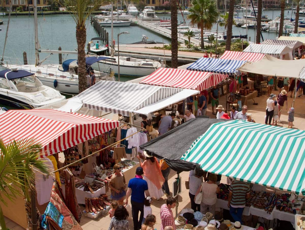 Commercial for sale in Sotogrande - € 450,000 (Ref: 8887019)