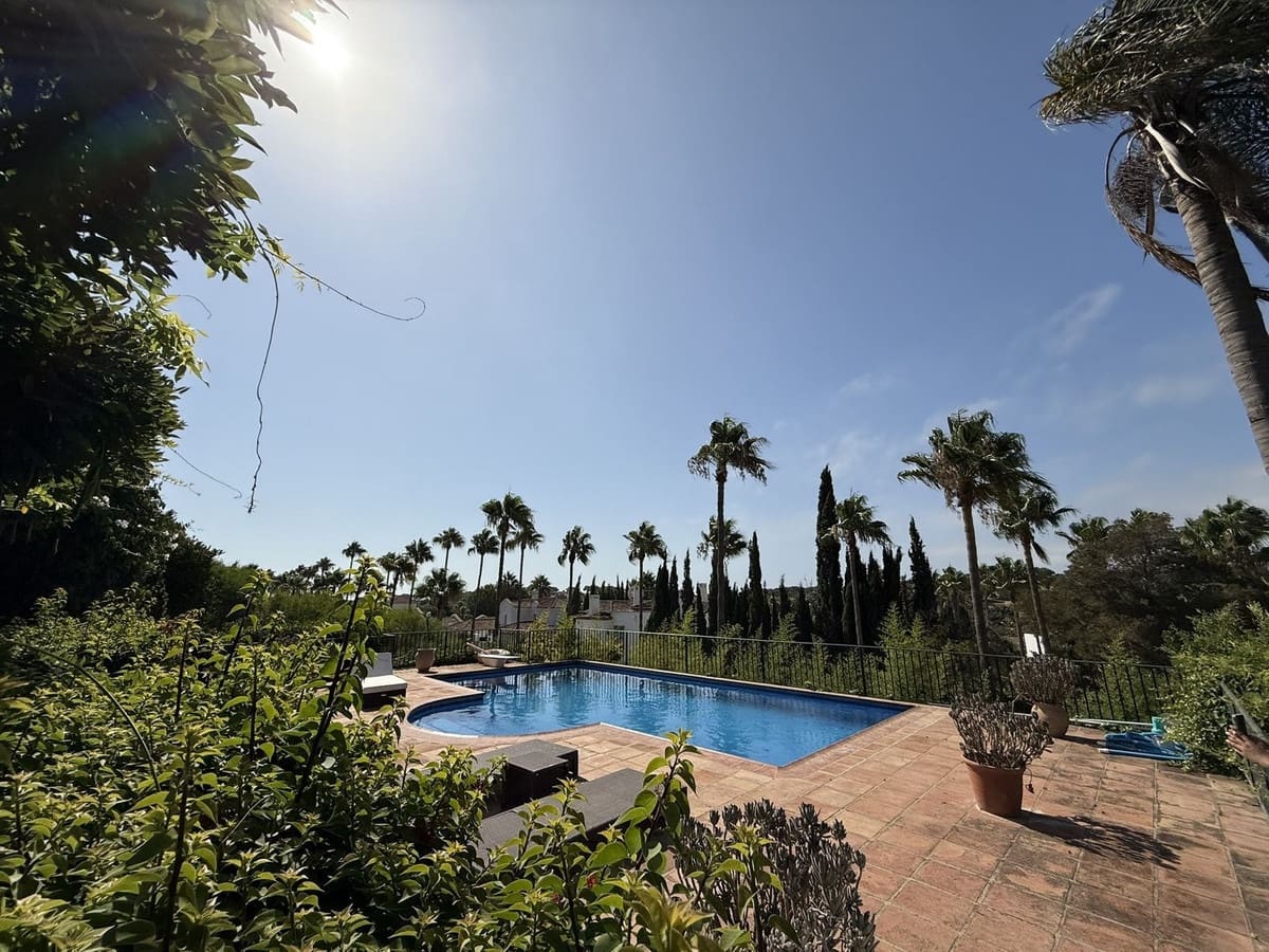 5 soverom Villa til salgs i Sotogrande med svømmebasseng - € 2 290 000 (Ref: 9148135)