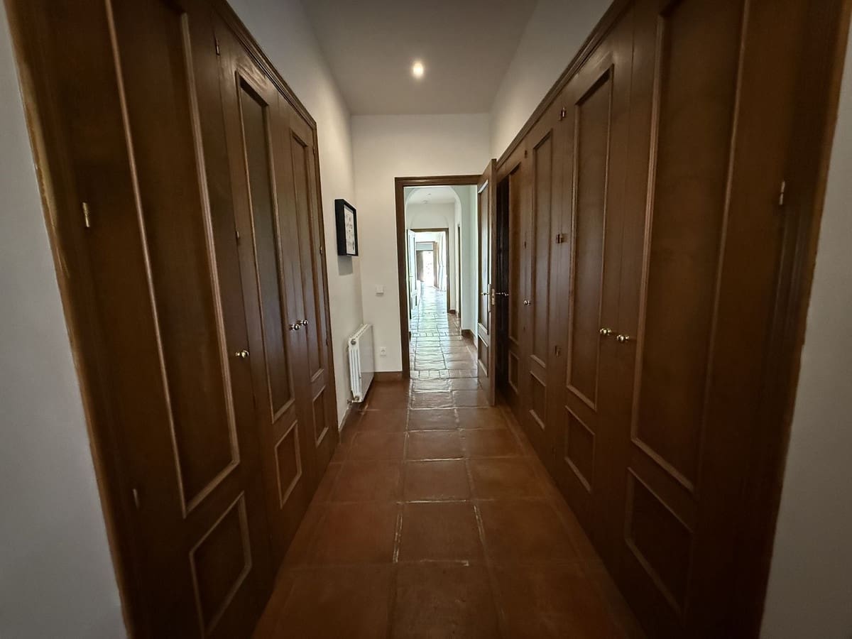 5 soverom Villa til salgs i Sotogrande med svømmebasseng - € 2 290 000 (Ref: 9148135)