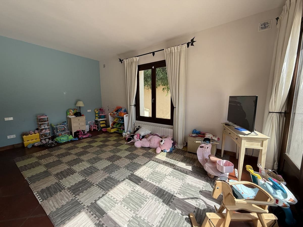 5 soverom Villa til salgs i Sotogrande med svømmebasseng - € 2 290 000 (Ref: 9148135)