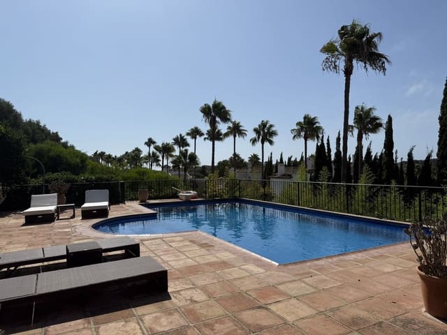 Chalet de 5 habitaciones en Sotogrande Alto, San Roque en venta con piscina - 2.290.000 € (Ref: 9148135)