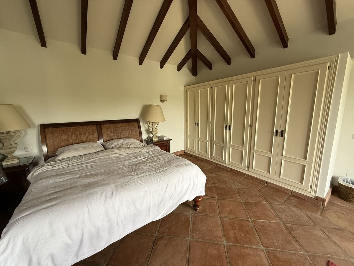 5 slaapkamer Villa te koop in Sotogrande met zwembad - € 2.290.000 (Ref: 9148135)