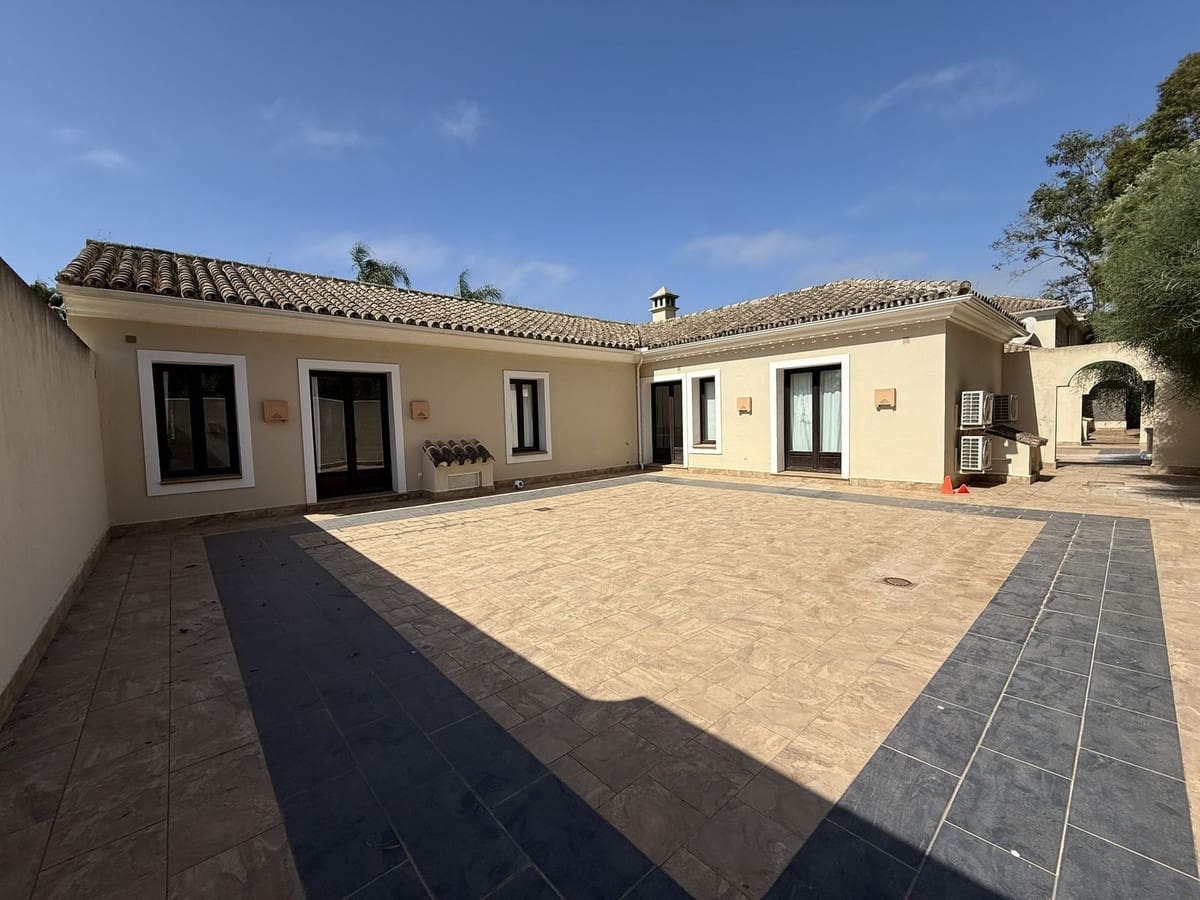5 slaapkamer Villa te koop in Sotogrande met zwembad - € 2.290.000 (Ref: 9148135)