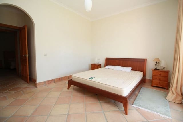 4 slaapkamer Villa te koop in Sotogrande Alto, San Roque met zwembad - € 1.200.000 (Ref: 9207750)