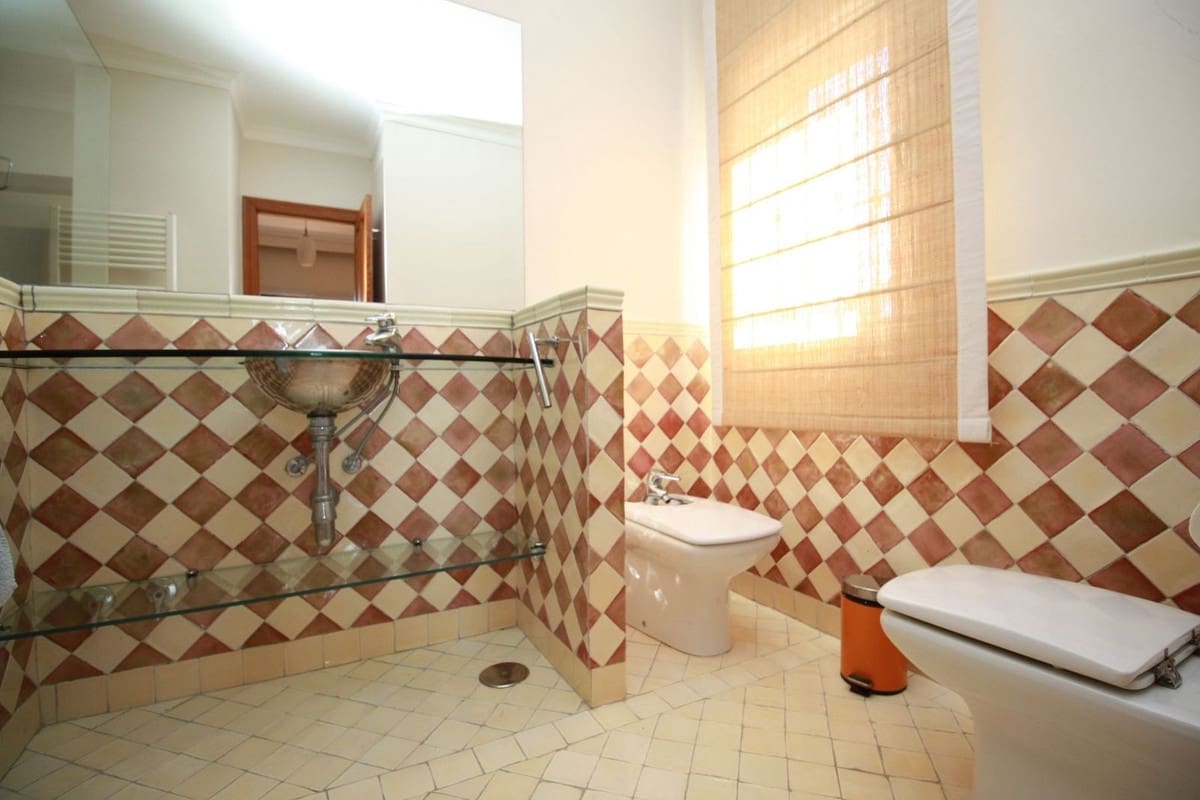 4 soverom Villa til salgs i Sotogrande med svømmebasseng - € 1 200 000 (Ref: 9207750)