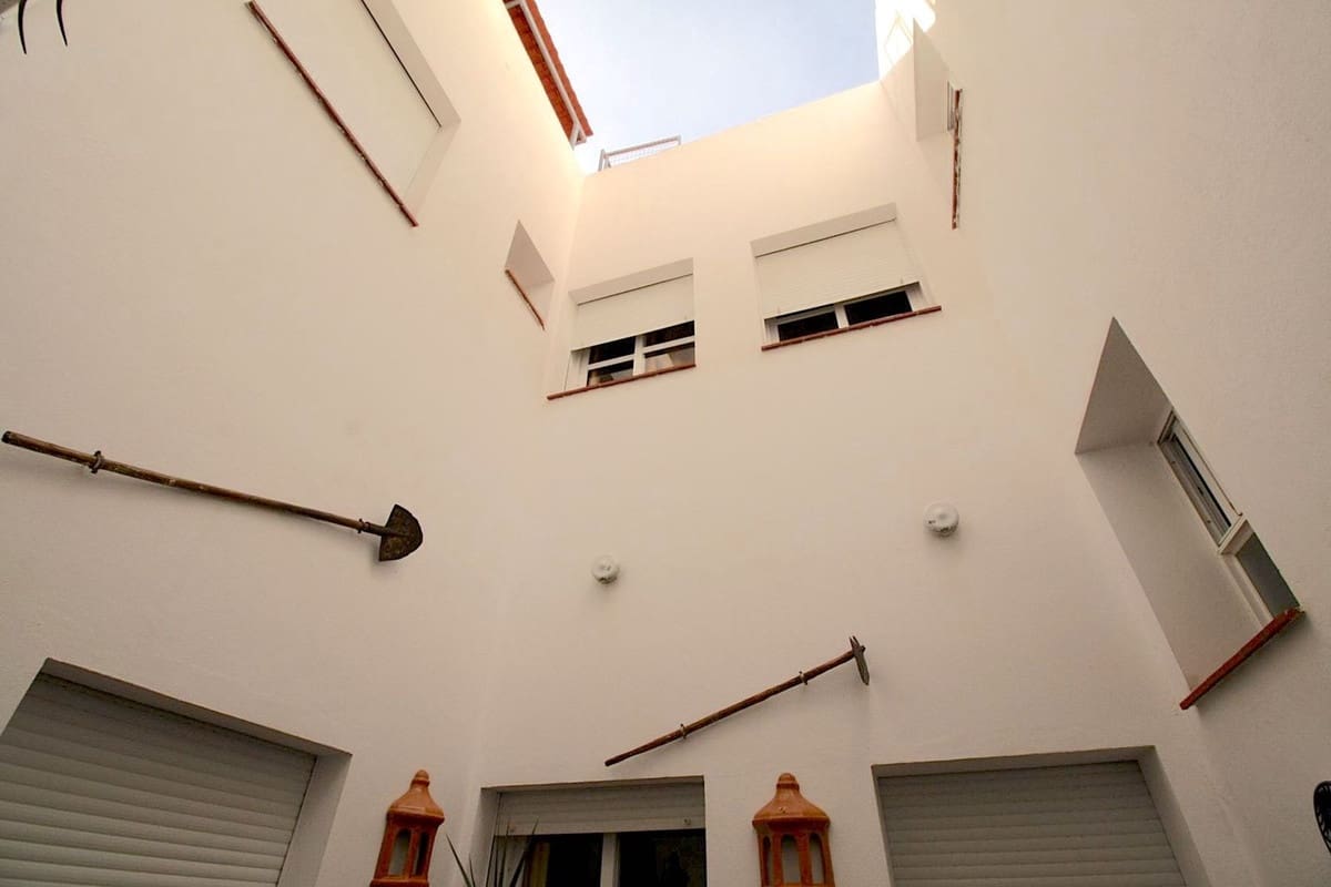 22 slaapkamer Hotel te koop in Pueblo Nuevo de Guadiaro - € 1.290.000 (Ref: 9377983)