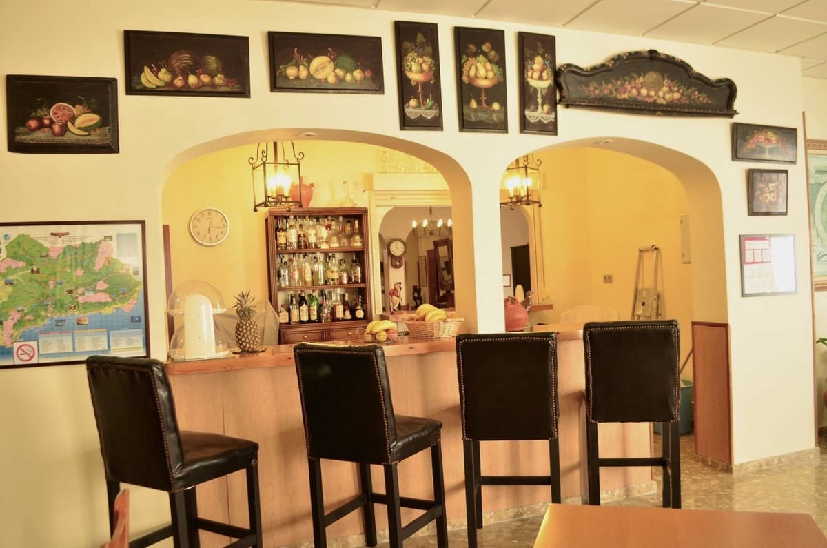 22 slaapkamer Hotel te koop in Pueblo Nuevo de Guadiaro - € 1.290.000 (Ref: 9377983)