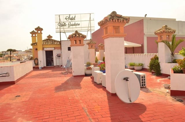 22 bedroom Hotel for sale in Pueblo Nuevo de Guadiaro, San Roque - € 1,290,000 (Ref: 9377983)