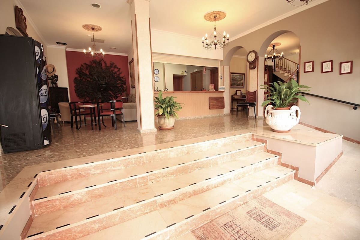 22 slaapkamer Hotel te koop in Pueblo Nuevo de Guadiaro - € 1.290.000 (Ref: 9377983)