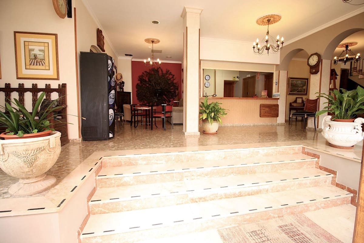 22 slaapkamer Hotel te koop in Pueblo Nuevo de Guadiaro - € 1.290.000 (Ref: 9377983)