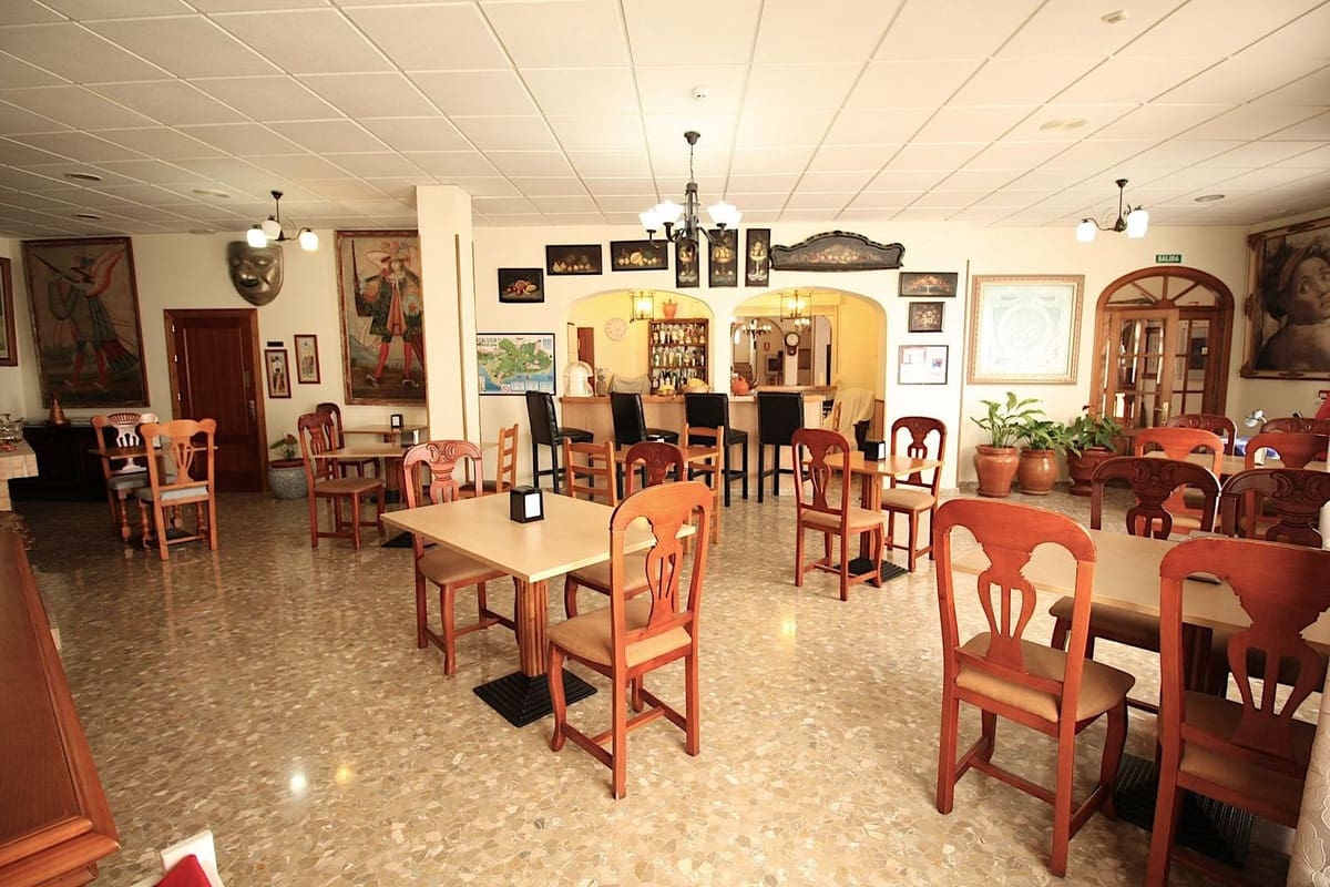 22 slaapkamer Hotel te koop in Pueblo Nuevo de Guadiaro - € 1.290.000 (Ref: 9377983)