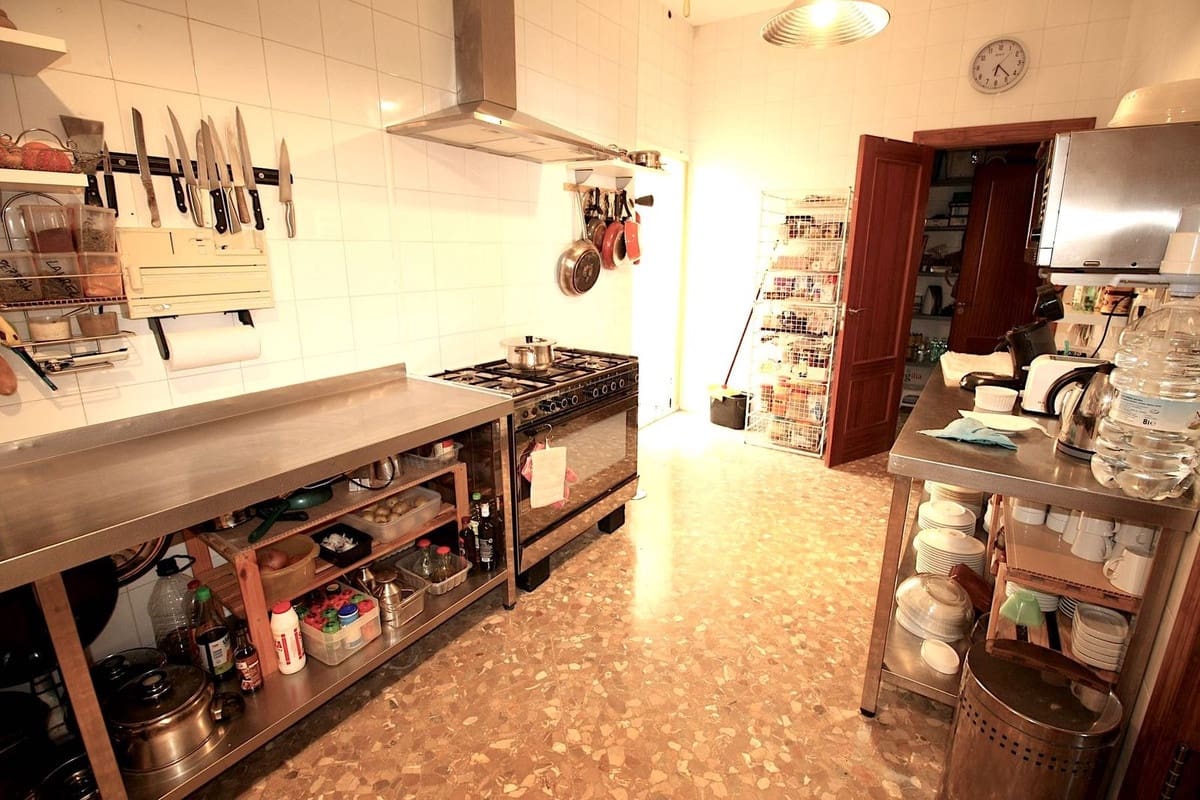 22 slaapkamer Hotel te koop in Pueblo Nuevo de Guadiaro - € 1.290.000 (Ref: 9377983)