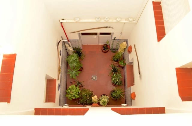 Hotel de 22 habitaciones en Pueblo Nuevo de Guadiaro, San Roque en venta - 1.290.000 € (Ref: 9377983)