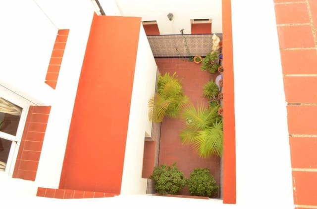 Hotel de 22 habitaciones en Pueblo Nuevo de Guadiaro, San Roque en venta - 1.290.000 € (Ref: 9377983)