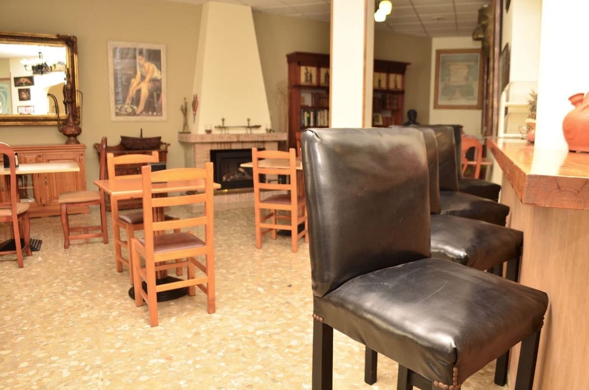 22 bedroom Hotel for sale in Pueblo Nuevo de Guadiaro - € 1,290,000 (Ref: 9377983)