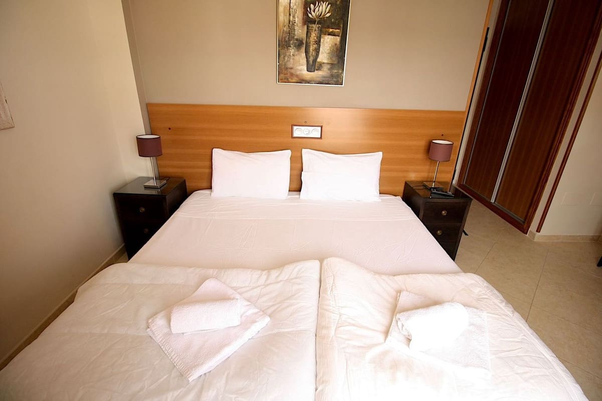 22 bedroom Hotel for sale in Pueblo Nuevo de Guadiaro - € 1,290,000 (Ref: 9377983)