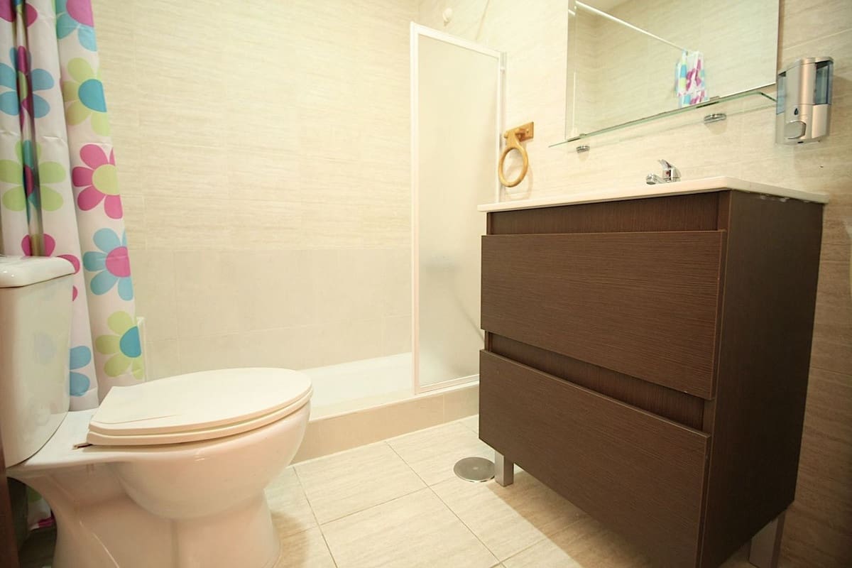 22 bedroom Hotel for sale in Pueblo Nuevo de Guadiaro - € 1,290,000 (Ref: 9377983)