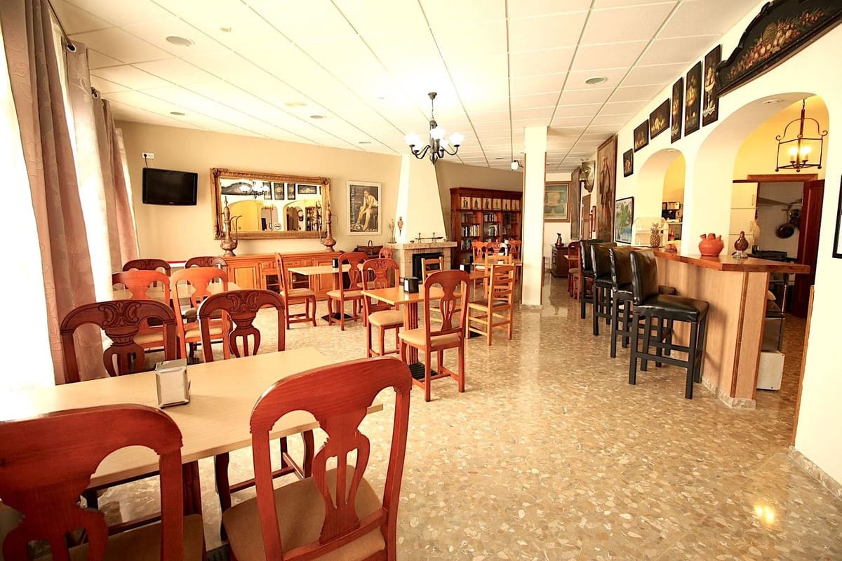 22 bedroom Hotel for sale in Pueblo Nuevo de Guadiaro - € 1,290,000 (Ref: 9377983)