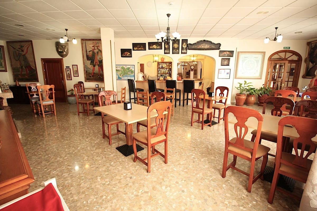 22 bedroom Hotel for sale in Pueblo Nuevo de Guadiaro - € 1,290,000 (Ref: 9377983)