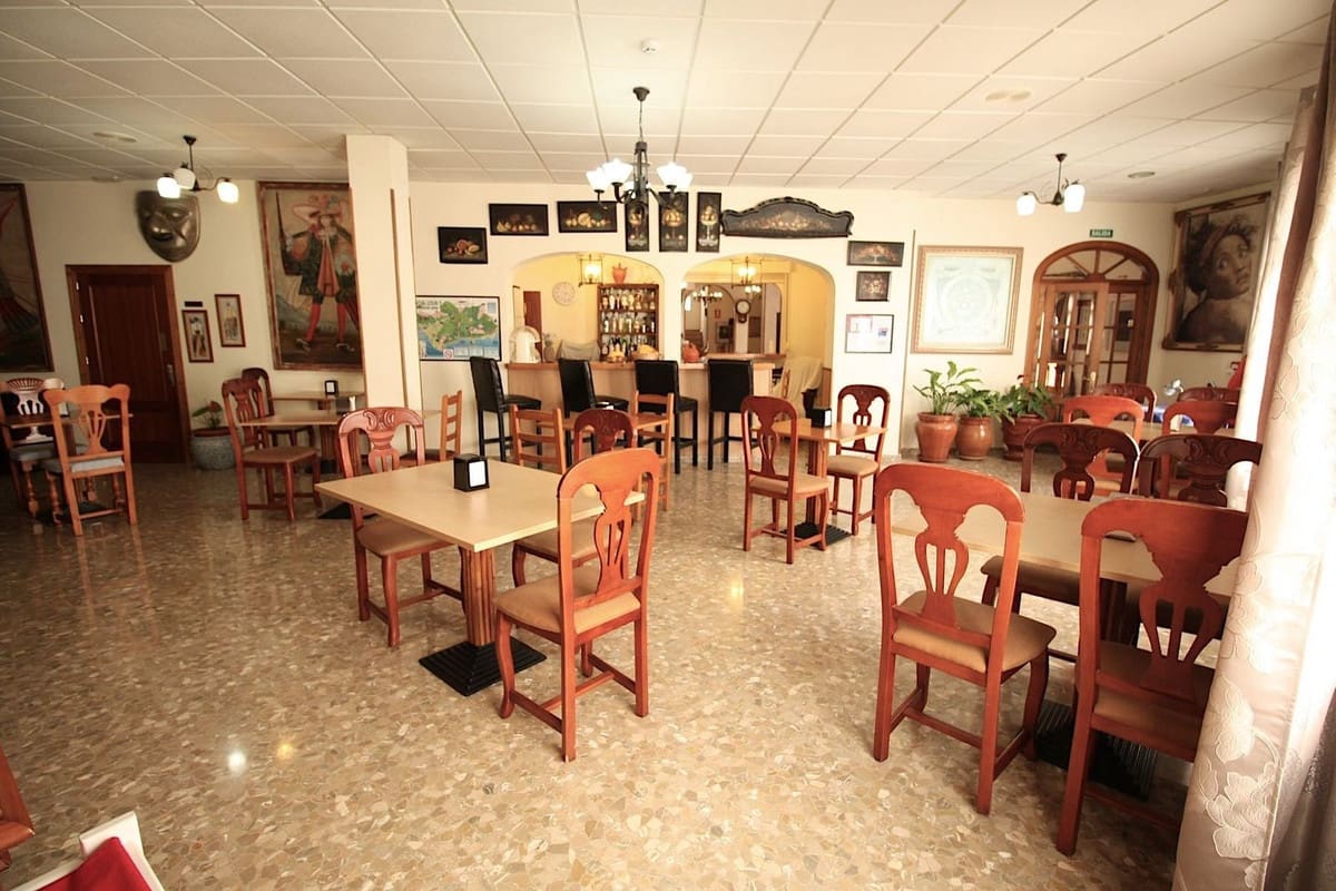 22 bedroom Hotel for sale in Pueblo Nuevo de Guadiaro - € 1,290,000 (Ref: 9377983)