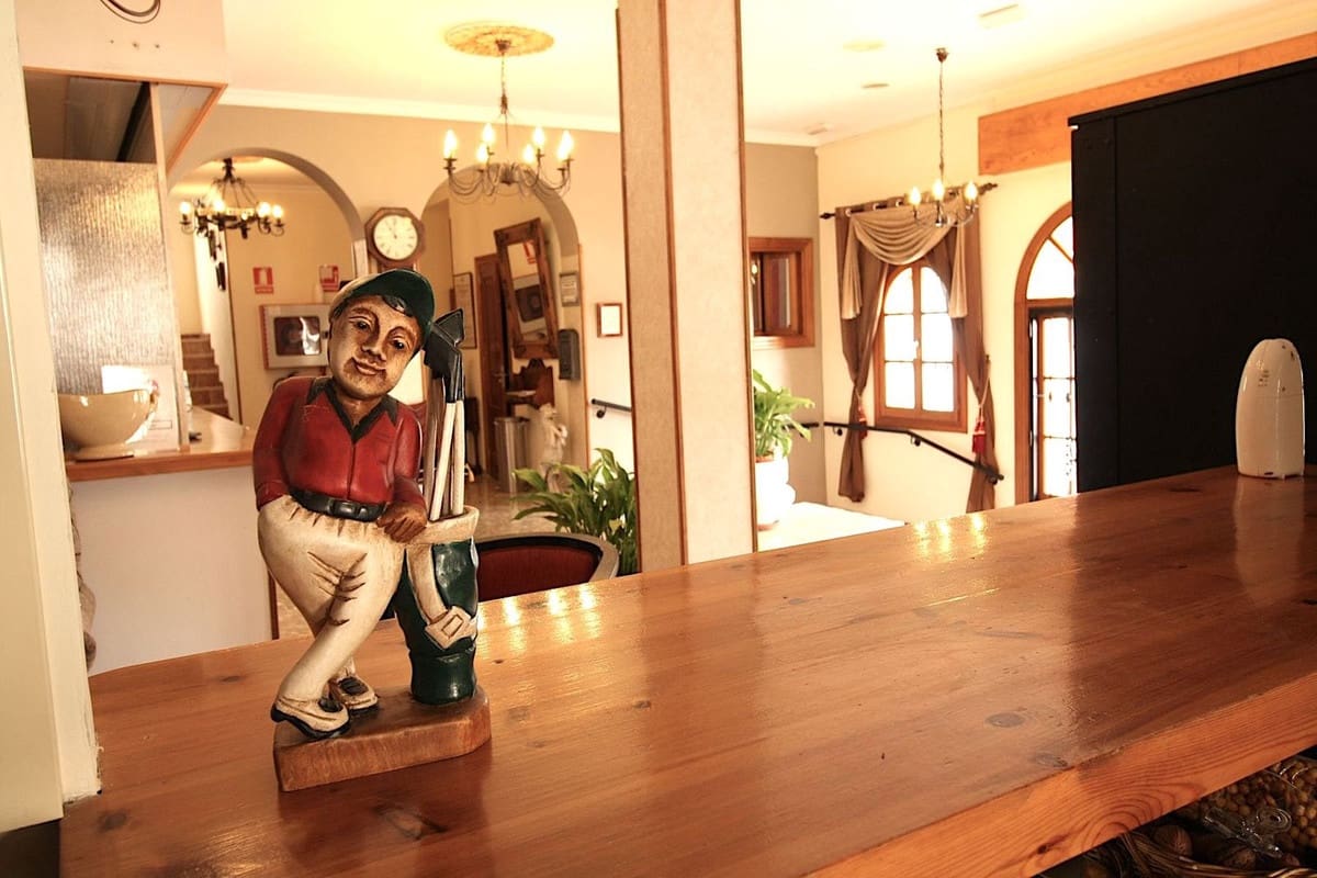 22 bedroom Hotel for sale in Pueblo Nuevo de Guadiaro - € 1,290,000 (Ref: 9377983)