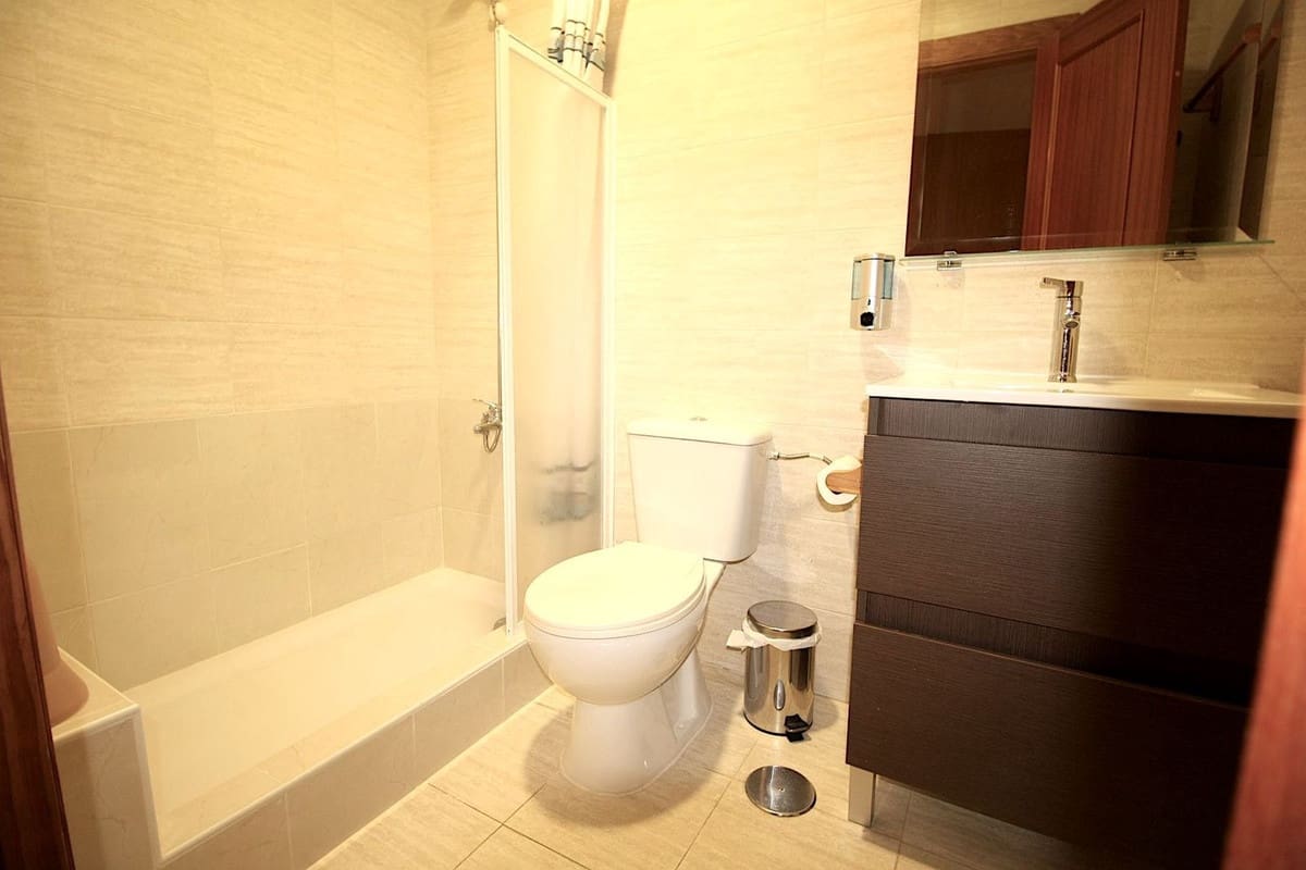 22 bedroom Hotel for sale in Pueblo Nuevo de Guadiaro - € 1,290,000 (Ref: 9377983)