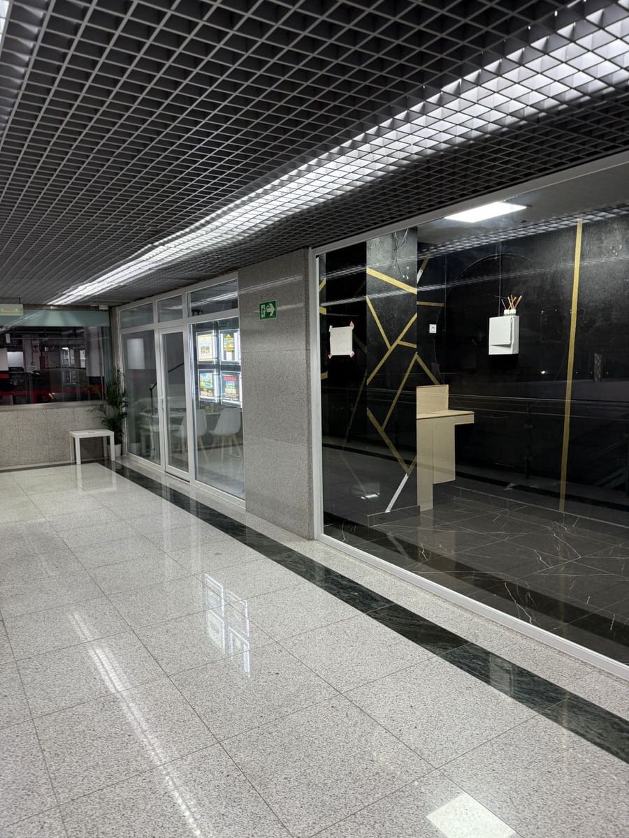 Business for rent in Sotogrande - € 450 (Ref: 9491672)