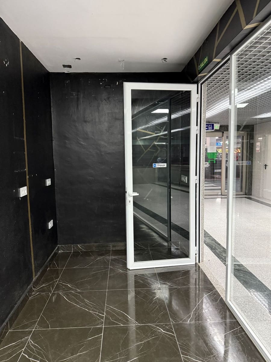 Entreprise à louer à Sotogrande - 520 € (Ref: 9491672)