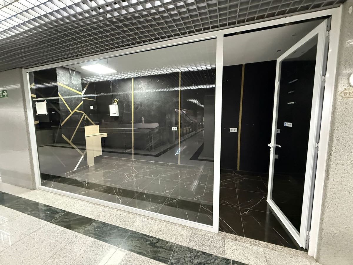 Entreprise à louer à Sotogrande - 520 € (Ref: 9491672)