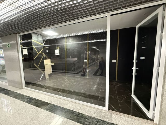 Empresa para arrendar em Sotogrande Costa, San Roque - 520 € (Ref: 9491672)