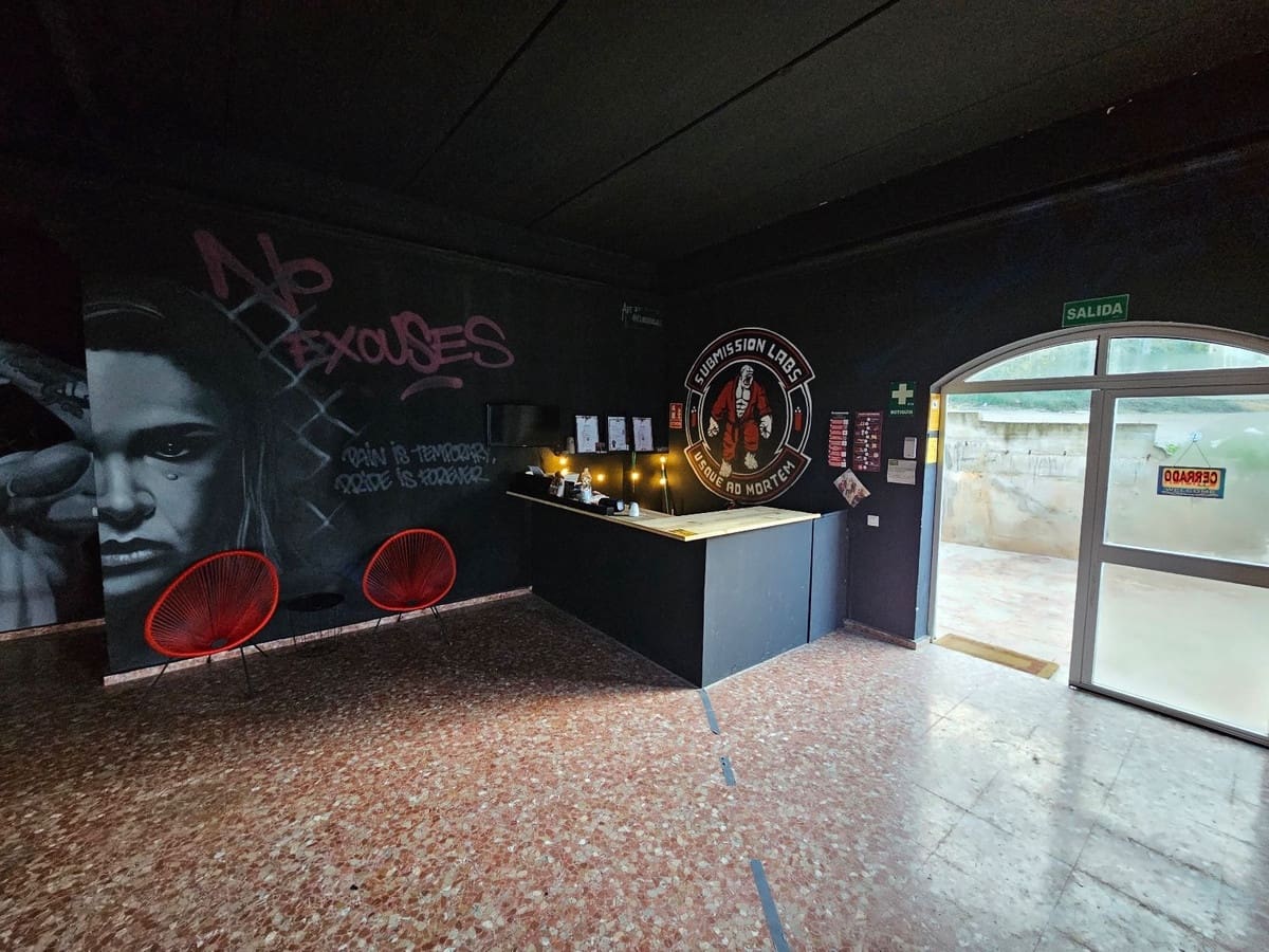 Kommersiell til salgs i San Roque - € 250 000 (Ref: 9535274)