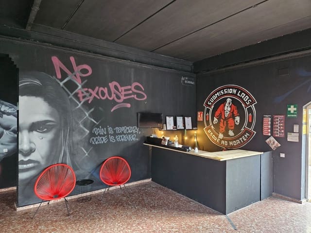 Kommersiell til salgs i San Roque - € 250 000 (Ref: 9535274)