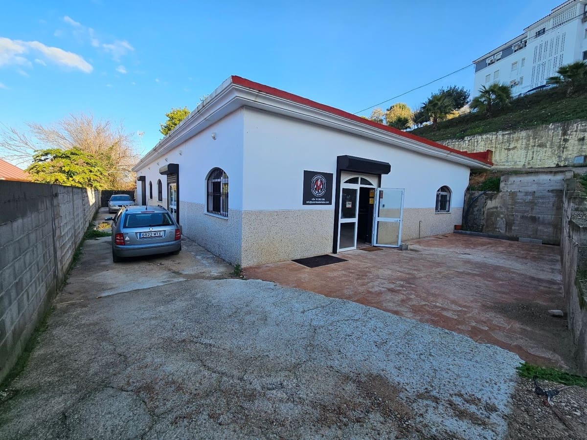 Kommersiell til salgs i San Roque - € 250 000 (Ref: 9535274)