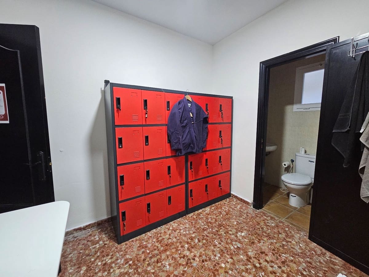 Commercial for rent in San Roque - € 1,500 (Ref: 9542341)