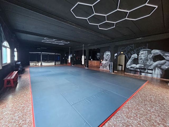 Commercieel te huur in San Roque - € 1.500 (Ref: 9542341)