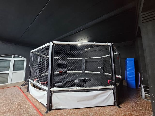 Commercieel te huur in San Roque - € 1.500 (Ref: 9542341)