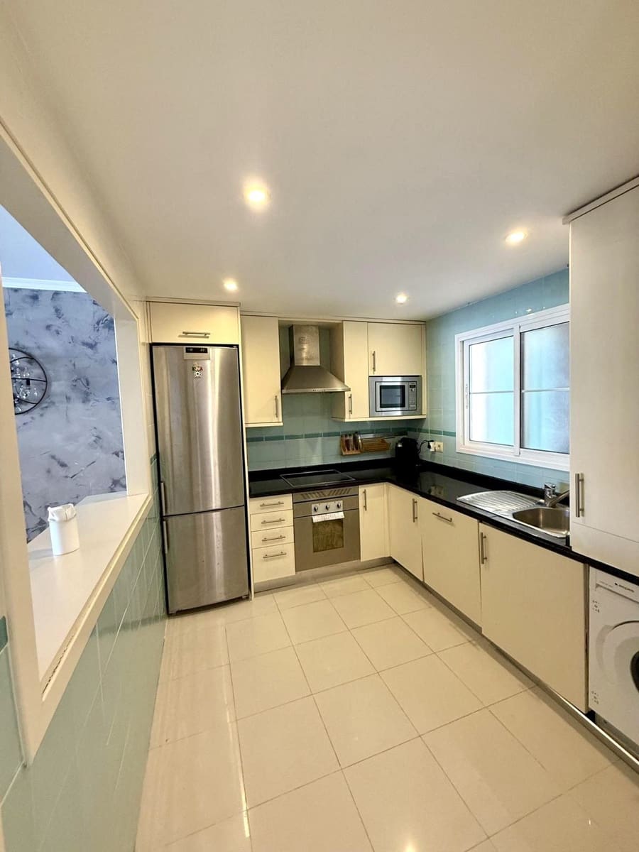 4 soverom Leilighet til leie i Sotogrande - € 2 400 (Ref: 9610120)