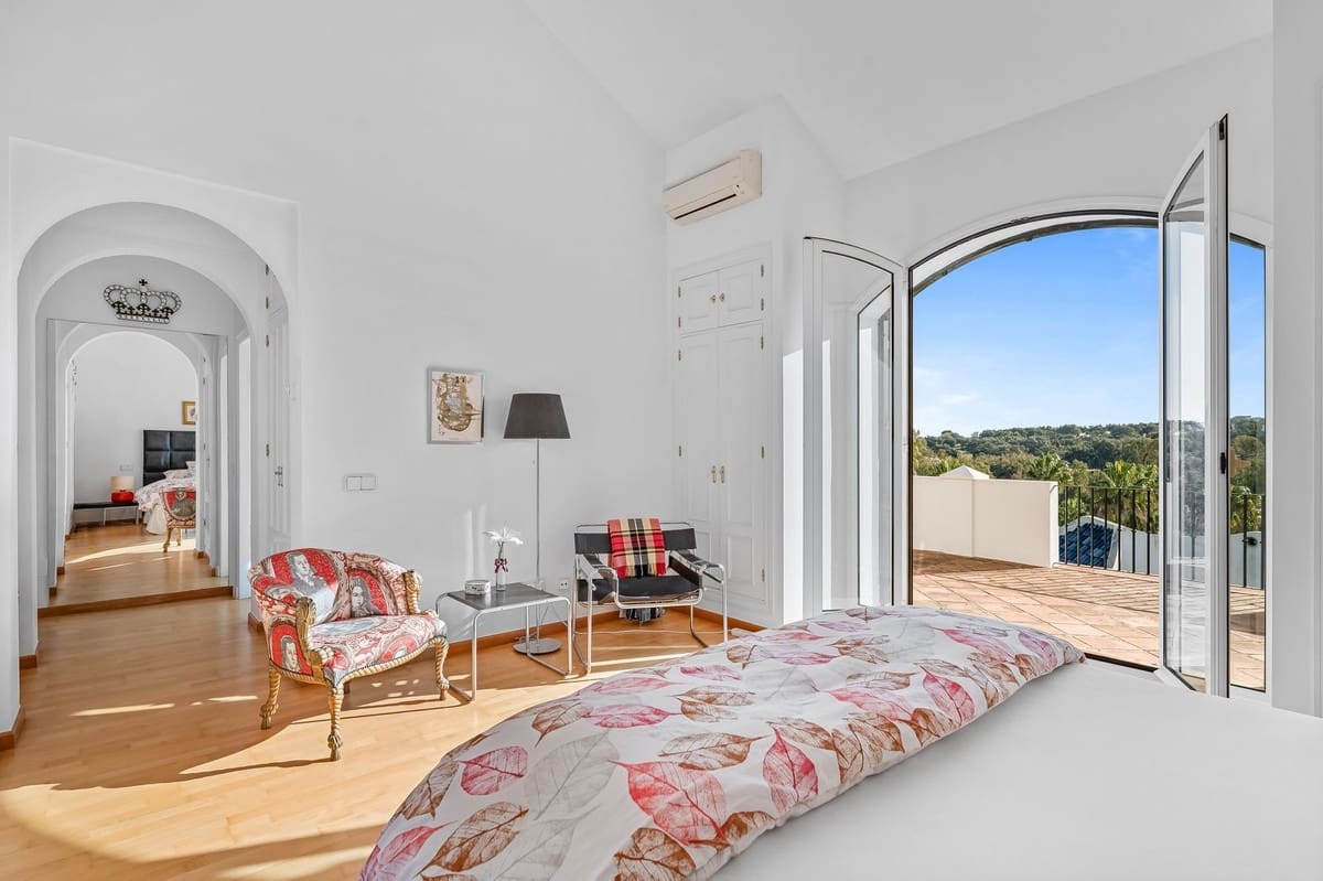 6 slaapkamer Villa te koop in Sotogrande met zwembad garage - € 2.250.000 (Ref: 9618698)