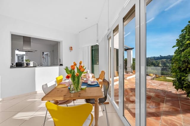 6 slaapkamer Villa te koop in Sotogrande Alto, San Roque met zwembad garage - € 2.250.000 (Ref: 9618698)