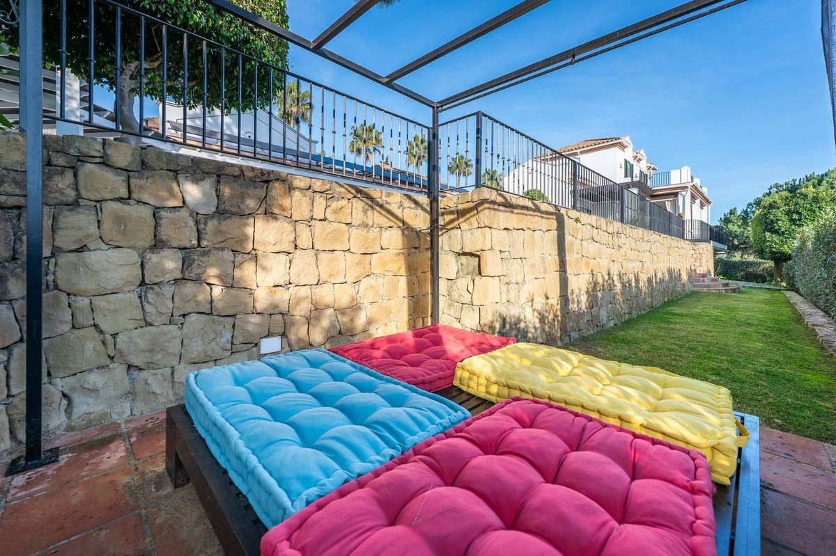 6 slaapkamer Villa te koop in Sotogrande met zwembad garage - € 2.250.000 (Ref: 9618698)