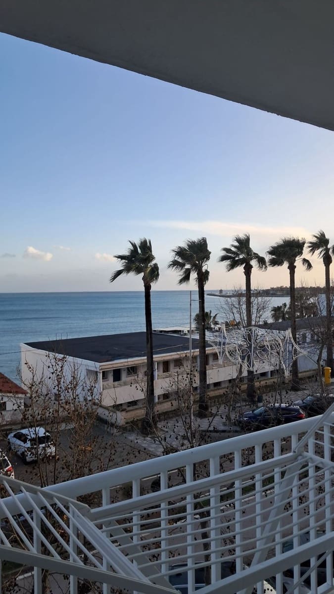 3 bedroom Beach Apartment for sale in Torreguadiaro with garage - € 340,000 (Ref: 9629407)