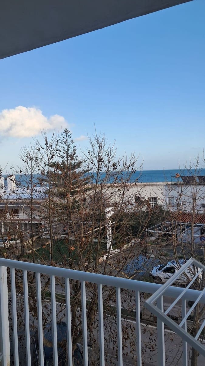 3 soveværelse Strandlejlighed til salg i Torreguadiaro med garage - € 340.000 (Ref: 9629407)