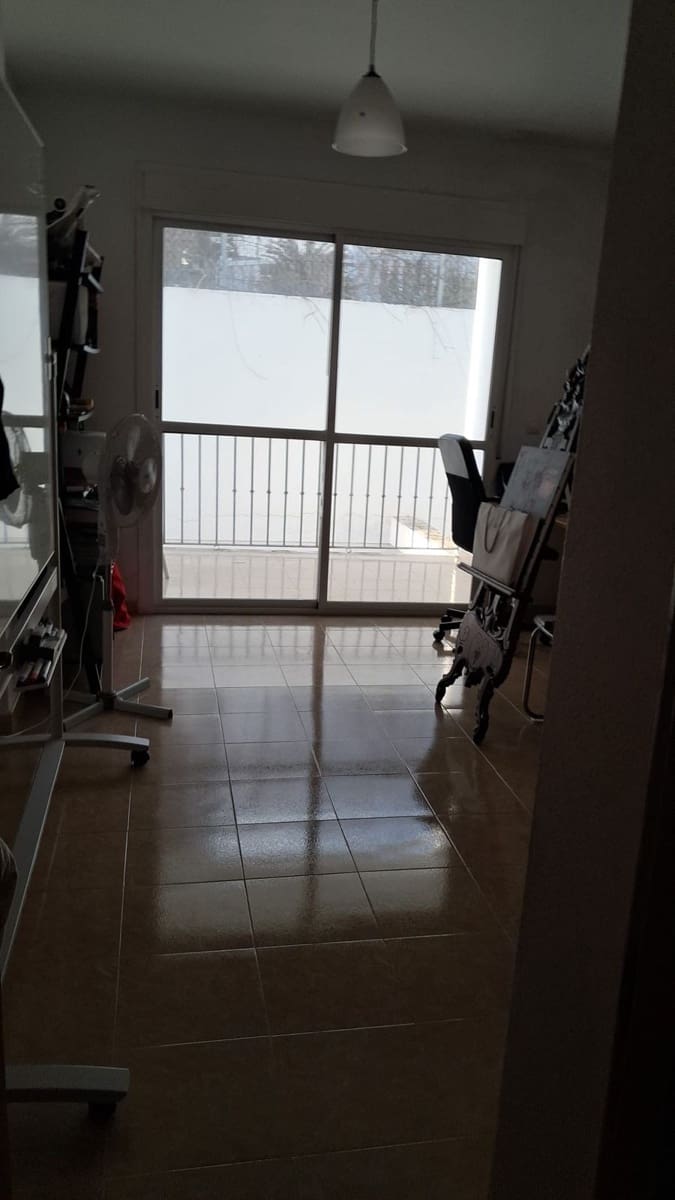 3 bedroom Beach Apartment for sale in Torreguadiaro with garage - € 340,000 (Ref: 9629407)