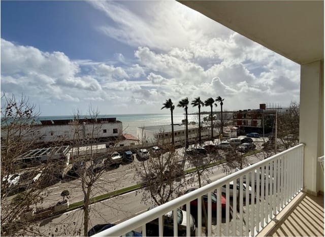 3 soverom Strandleiligheter til salgs i Torreguadiaro, San Roque med garasje - € 425 000 (Ref: 9629407)