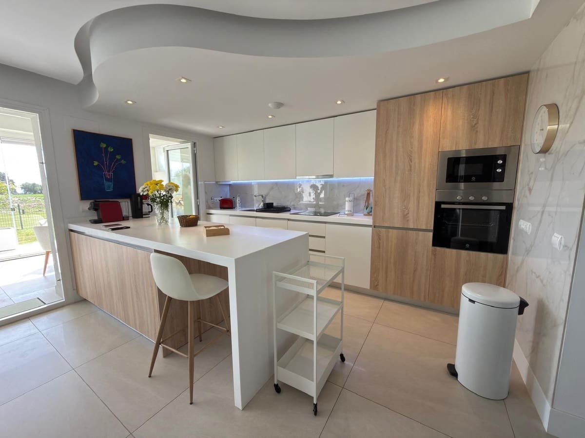 3 quarto Apartamento para venda em San Roque com piscina garagem - 659 000 € (Ref: 9720724)