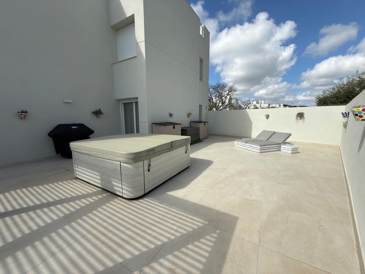 3 quarto Apartamento para venda em San Roque com piscina garagem - 659 000 € (Ref: 9720724)