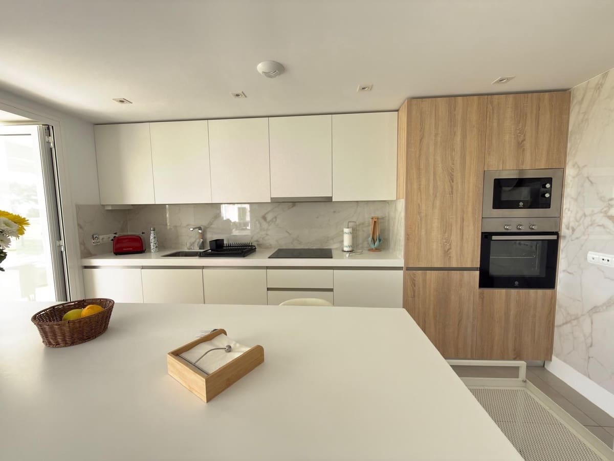 3 quarto Apartamento para venda em San Roque com piscina garagem - 659 000 € (Ref: 9720724)