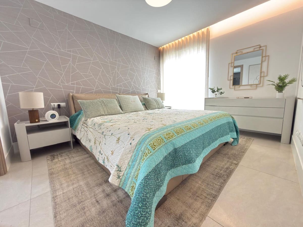 3 quarto Apartamento para venda em San Roque com piscina garagem - 659 000 € (Ref: 9720724)